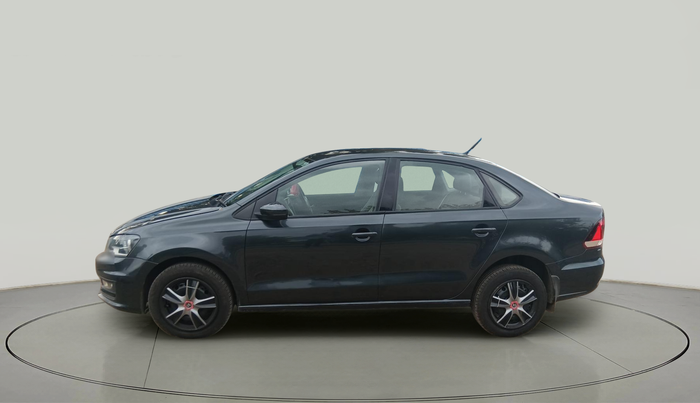 2017 Volkswagen Vento COMFORTLINE 1.6, Petrol, Manual, 61,708 km, exterior