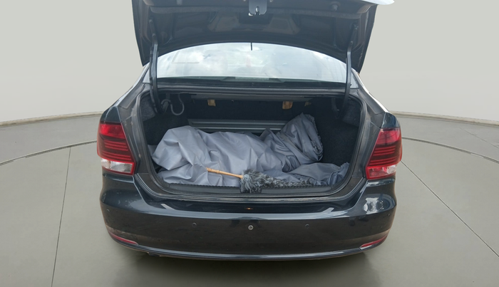 2017 Volkswagen Vento COMFORTLINE 1.6, Petrol, Manual, 61,708 km, exterior