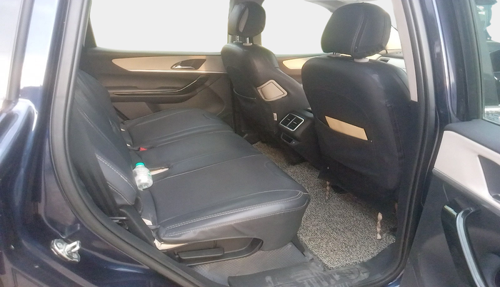 2022 Mahindra XUV700 AX 7 D AT 7 STR, Diesel, Automatic, 93,000 km, interior