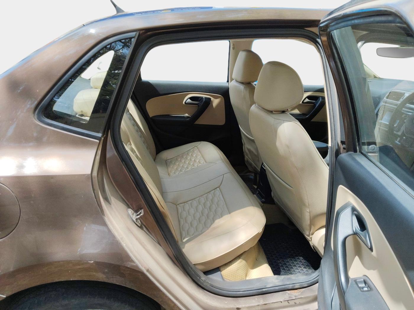 2016 Volkswagen Ameo HIGHLINE1.5L, Diesel, Manual, 1,38,199 km, interior