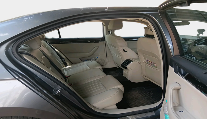 2022 Skoda Superb L&K 2.0 TSI AT, Petrol, Automatic, 37,388 km, interior