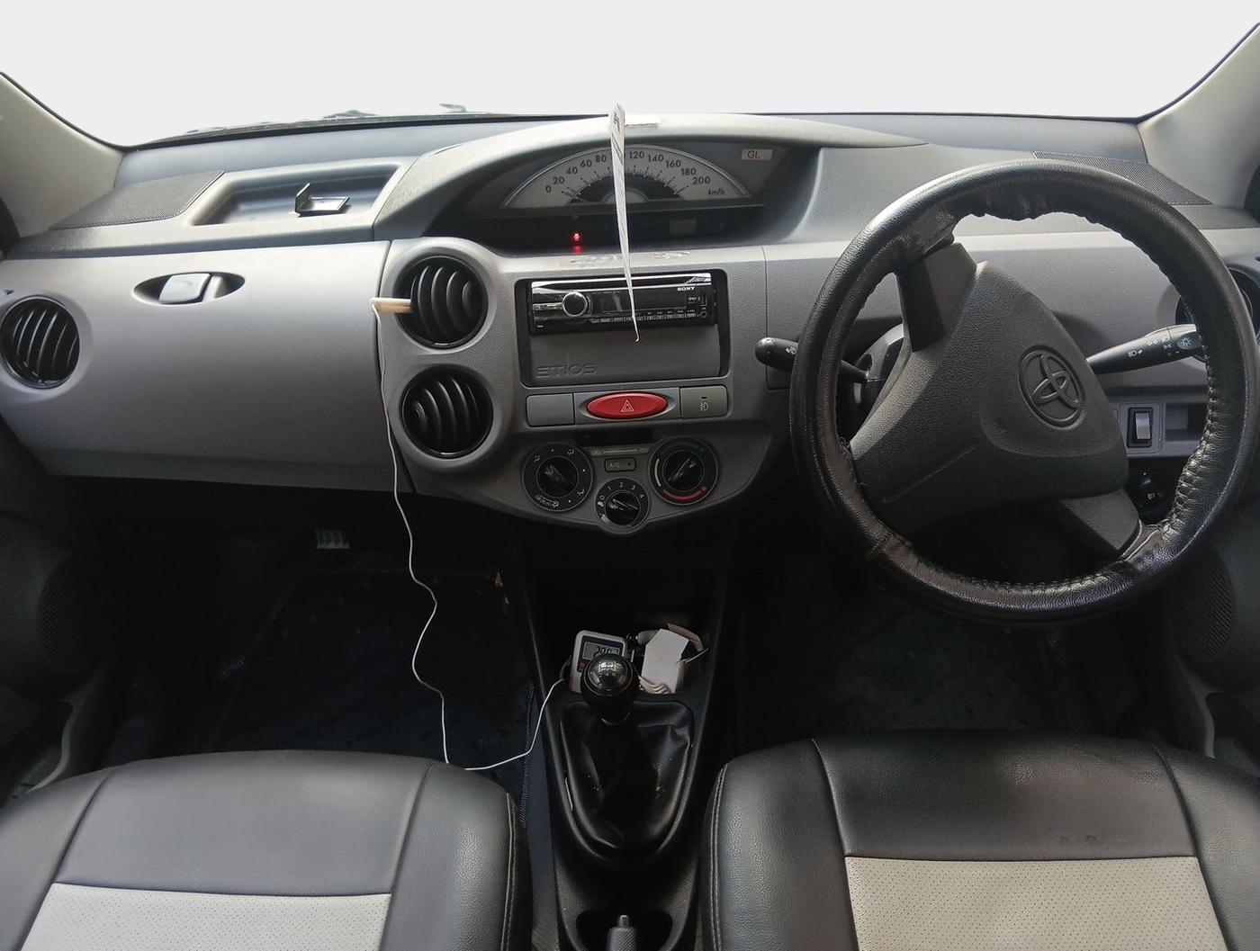 2011 Toyota Etios G, Petrol, Manual, 93,168 km, interior