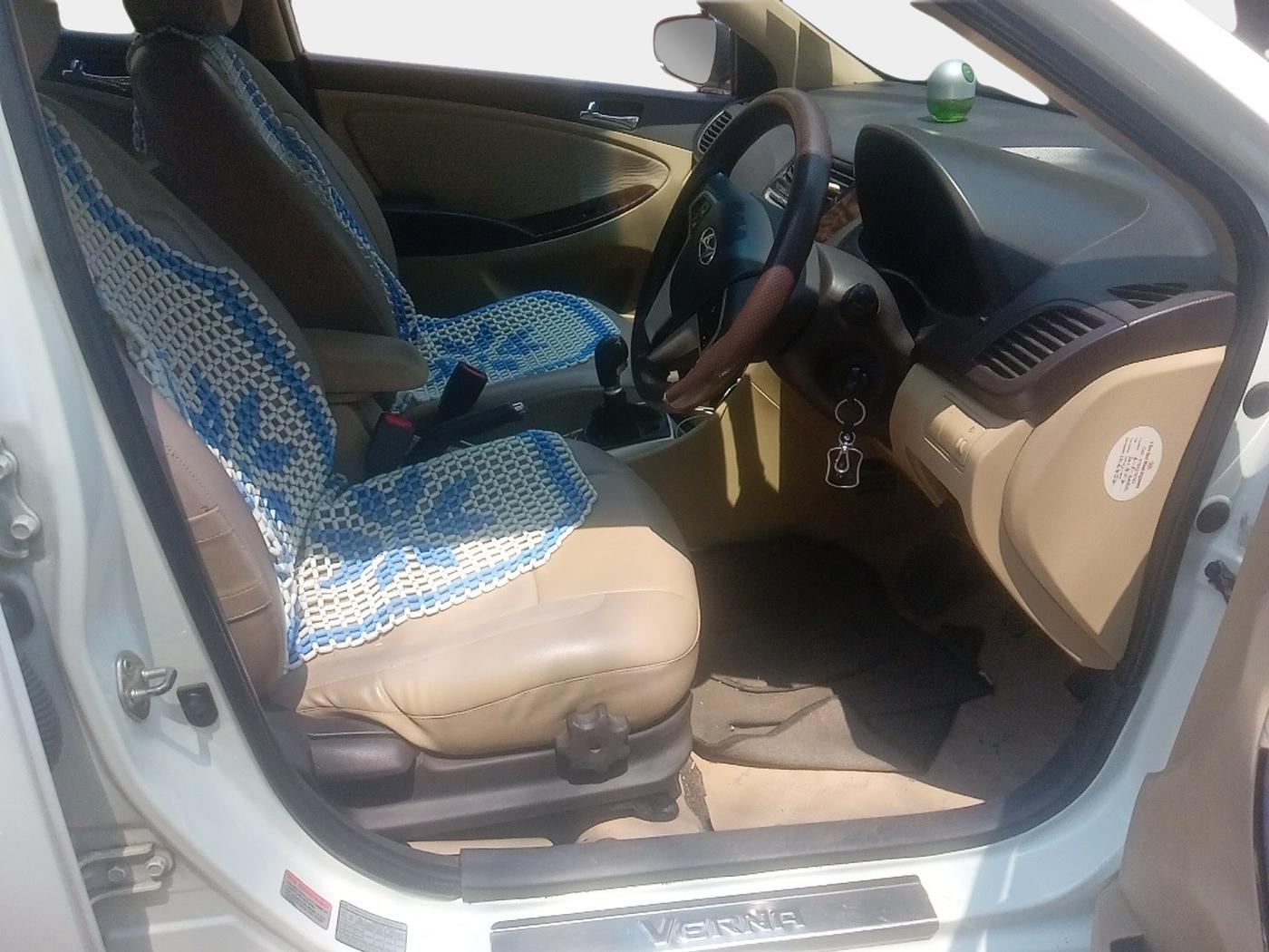 2012 Hyundai Verna FLUIDIC 1.6 CRDI EX, Diesel, Manual, 1,27,373 km, interior