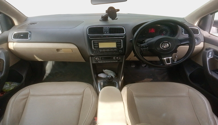 2013 Volkswagen Vento HIGHLINE DIESEL 1.6, Diesel, Manual, 1,49,735 km, interior