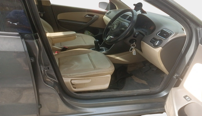 2013 Volkswagen Vento HIGHLINE DIESEL 1.6, Diesel, Manual, 1,49,735 km, interior