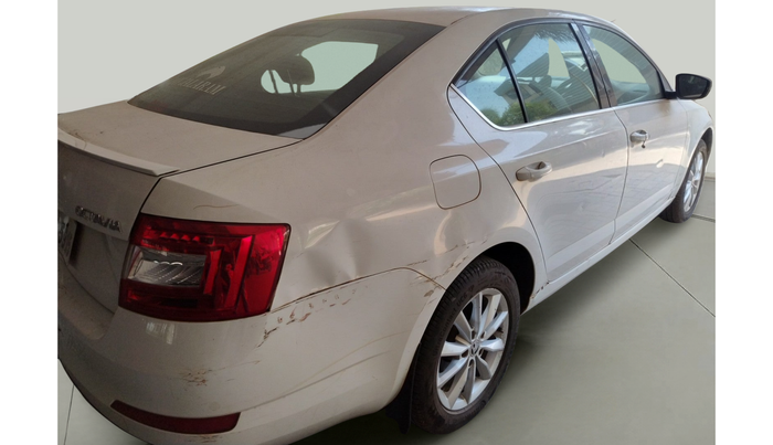 2015 Skoda Octavia ELEGANCE 1.8 TSI AT, Petrol, Automatic, 1,23,940 km, exterior