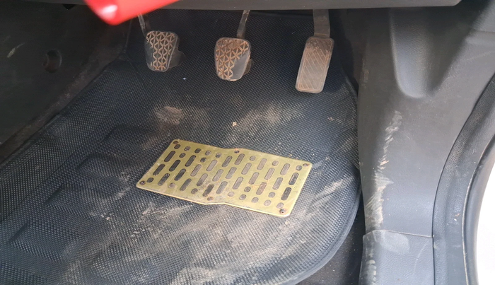 2015 Ford New Figo AMBIENTE 1.2 PETROL, Petrol, Manual, 1,08,274 km, interior