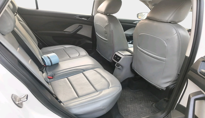 2021 Skoda KUSHAQ AMBITION 1.0L TSI MT, Petrol, Manual, 88,435 km, interior