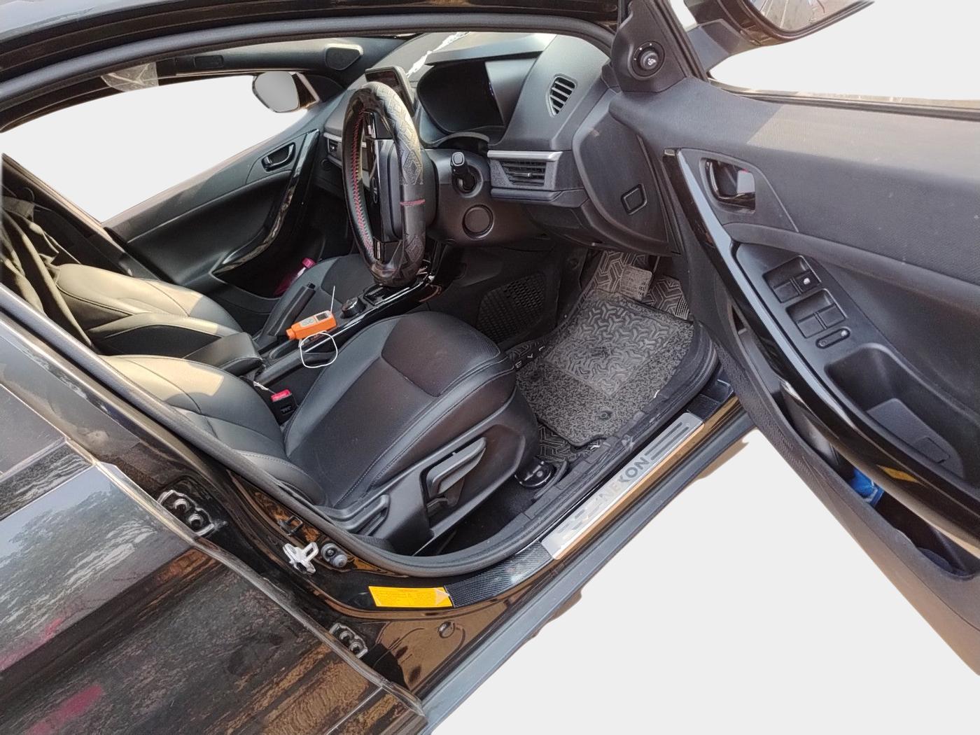 2024 Tata NEXON Creative 1.5 Revotorq 6AMT Dark Edition, Diesel, Automatic, 30,000 km, interior