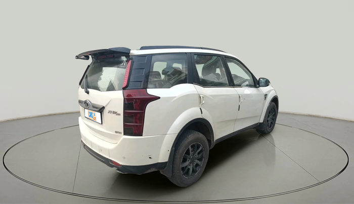 2017 Mahindra XUV500 W10 1.99, Diesel, Manual, 68,531 km, exterior