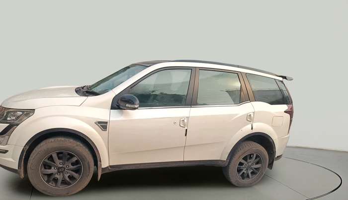 2017 Mahindra XUV500 W10 1.99, Diesel, Manual, 68,531 km, exterior