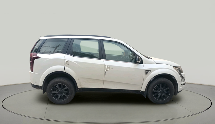 2017 Mahindra XUV500 W10 1.99, Diesel, Manual, 68,531 km, exterior