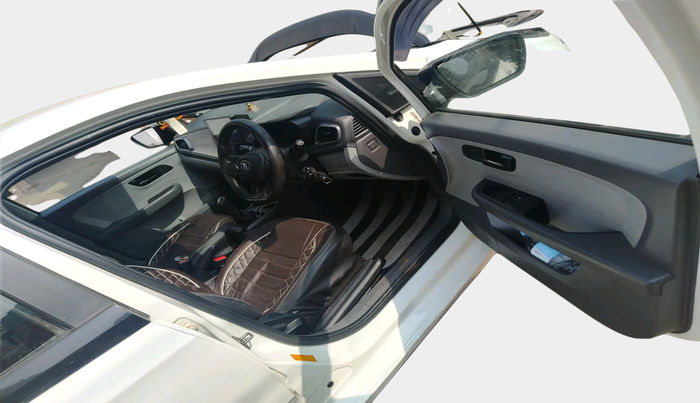 2020 Tata ALTROZ XE PETROL, Petrol, Manual, 68,202 km, interior