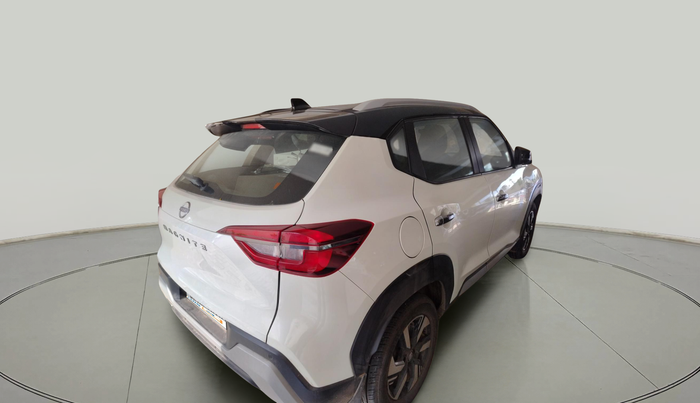 2024 Nissan MAGNITE N-Connecta B4D 1.0 Petrol MT Dual Tone, Petrol, Manual, 2,300 km, exterior