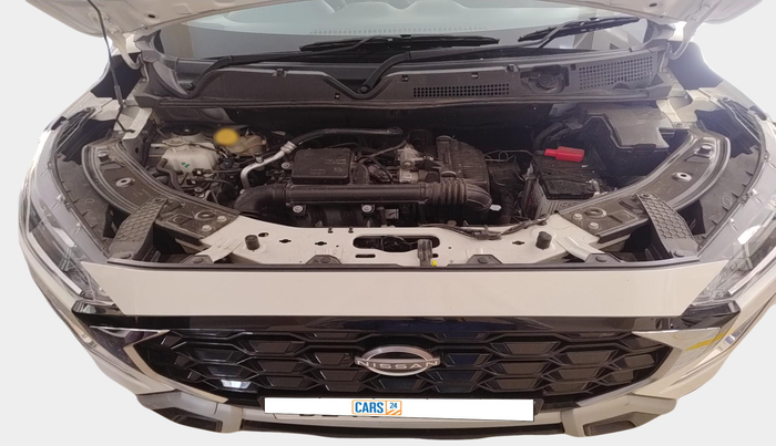 2024 Nissan MAGNITE N-Connecta B4D 1.0 Petrol MT Dual Tone, Petrol, Manual, 2,300 km, exterior