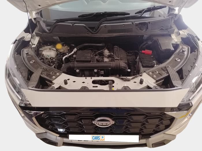 2024 Nissan MAGNITE N-Connecta B4D 1.0 Petrol MT Dual Tone, Petrol, Manual, 2,300 km, exterior
