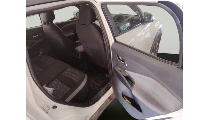 2024 Nissan MAGNITE N-Connecta B4D 1.0 Petrol MT Dual Tone, Petrol, Manual, 2,300 km, interior