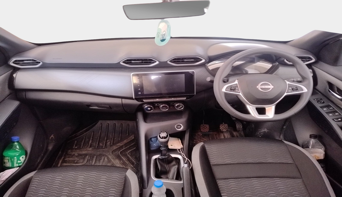 2024 Nissan MAGNITE N-Connecta B4D 1.0 Petrol MT Dual Tone, Petrol, Manual, 2,300 km, interior