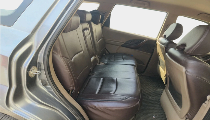 2014 Mahindra XUV500 W4, Diesel, Manual, 69,823 km, interior