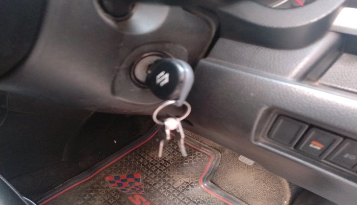 2013 Maruti Swift VXI, Petrol, Manual, 69,617 km, interior