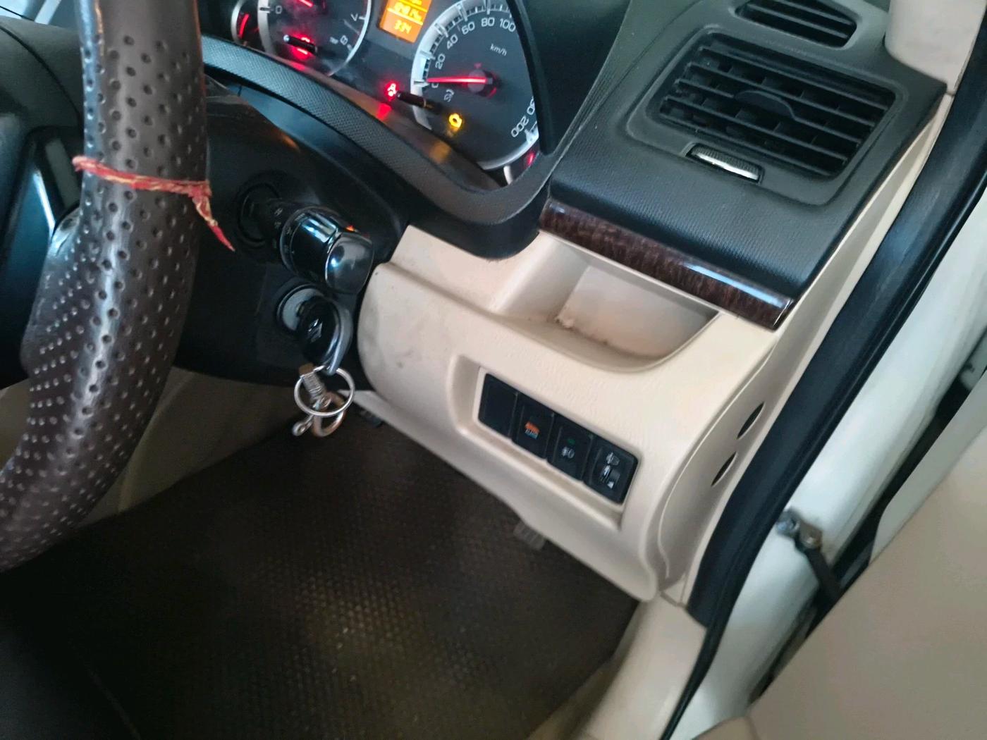 2014 Maruti Swift Dzire VXI, Petrol, Manual, 1,04,814 km, interior