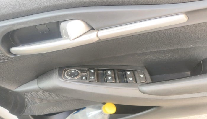 2021 KIA SELTOS HTK PLUS 1.5, Petrol, Manual, 1,13,934 km, interior