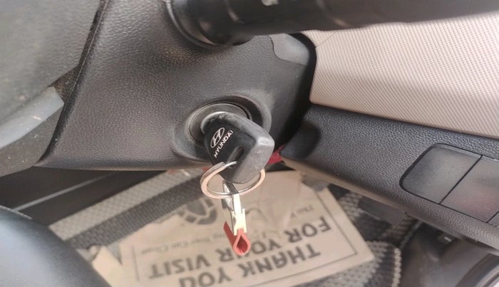 2015 Hyundai Grand i10 SPORTZ 1.2 KAPPA VTVT, Petrol, Manual, 1,02,721 km, interior