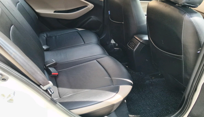 2015 Hyundai Elite i20 SPORTZ 1.2 (O), Petrol, Manual, 53,365 km, interior