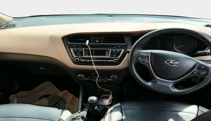 2015 Hyundai Elite i20 SPORTZ 1.2 (O), Petrol, Manual, 53,365 km, interior