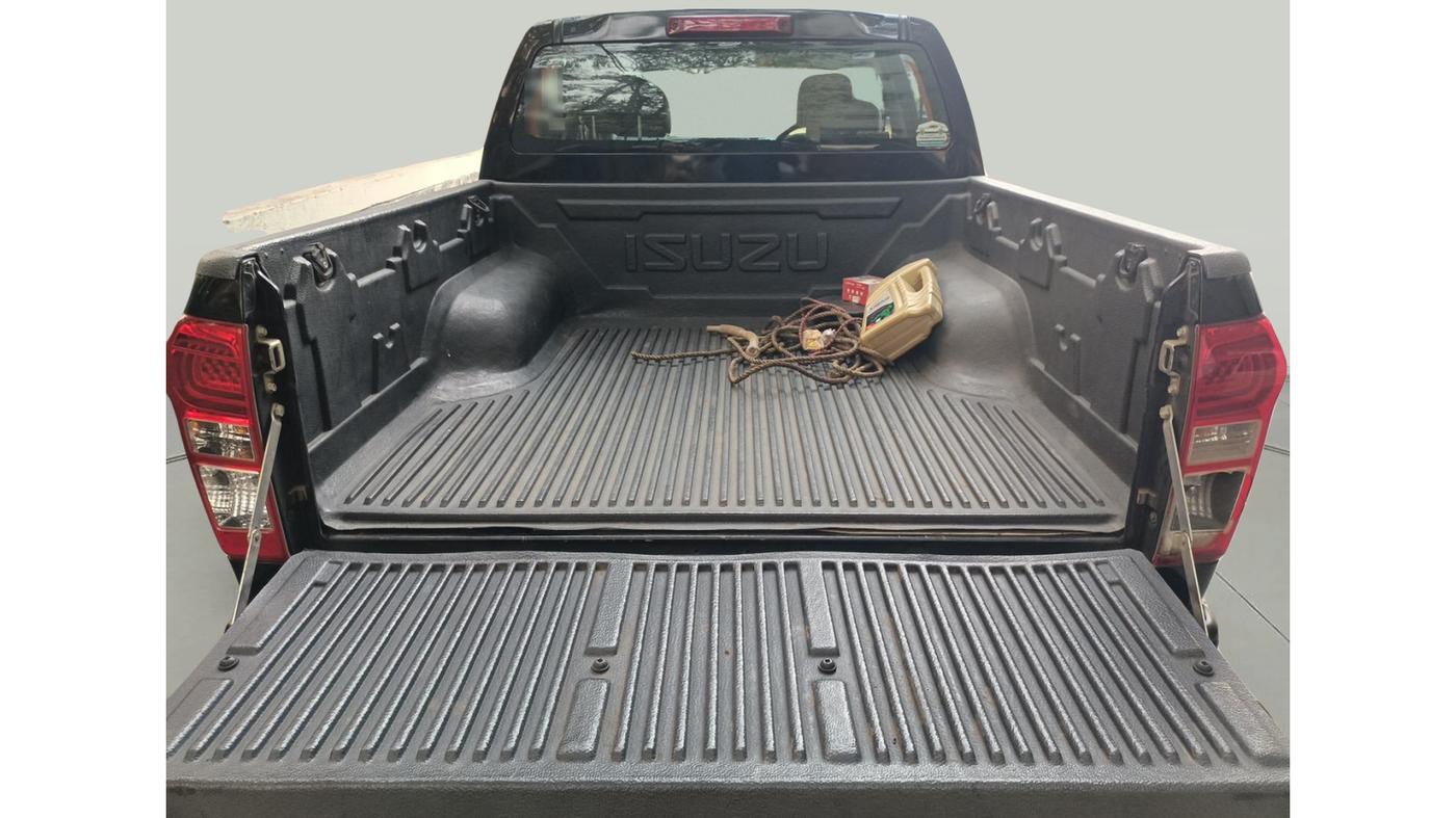 2022 ISUZU D-Max V Cross Z 4X4 MT, Diesel, Manual, 83,560 km, exterior