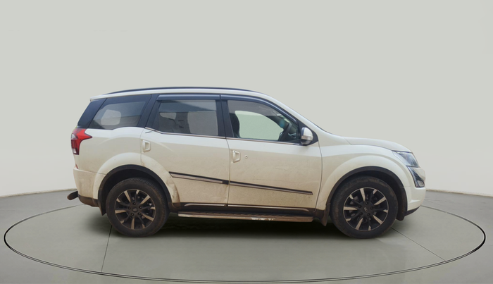 2018 Mahindra XUV500 W11, Diesel, Manual, 1,45,320 km, exterior