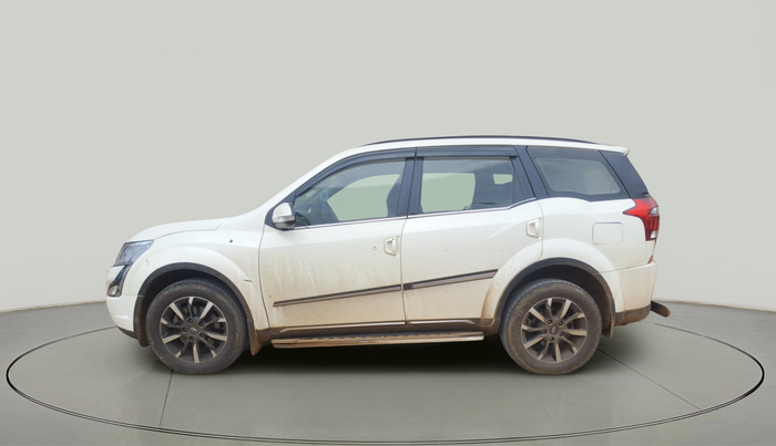 2018 Mahindra XUV500 W11, Diesel, Manual, 1,45,320 km, exterior