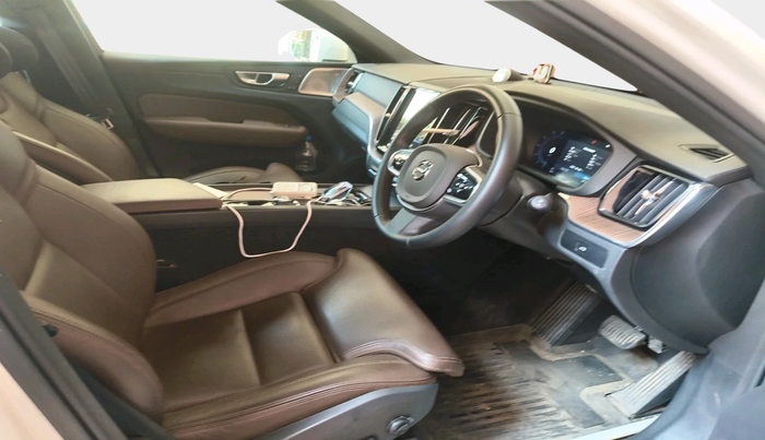 2025 Volvo XC 60 B5 Ultra, Petrol, Automatic, 25,148 km, interior