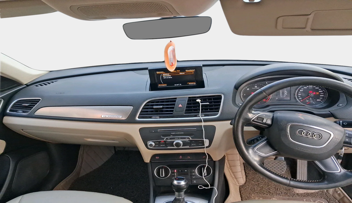 2017 Audi Q3 35 TDI Quattro, Diesel, Automatic, 1,24,159 km, interior