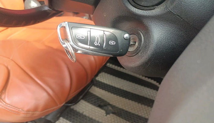 2013 Toyota Etios G, Petrol, Manual, 1,56,181 km, interior