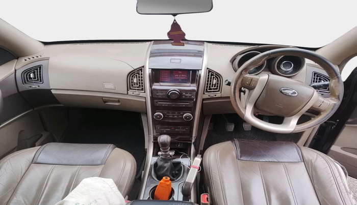 2014 Mahindra XUV500 W8, Diesel, Manual, 1,81,502 km, interior