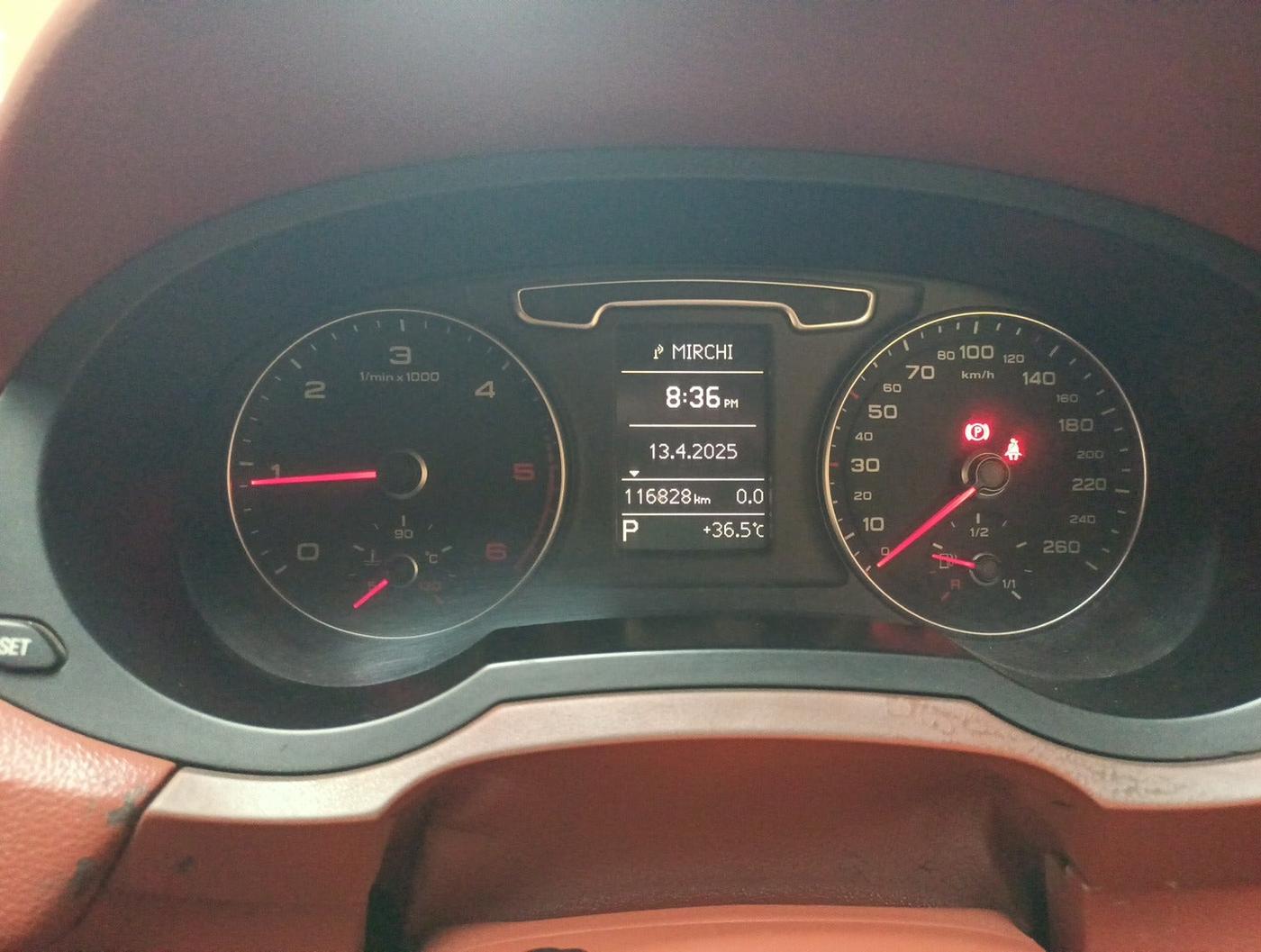 2014 Audi Q3 2.0 TDI, Diesel, Automatic, 1,16,828 km, interior