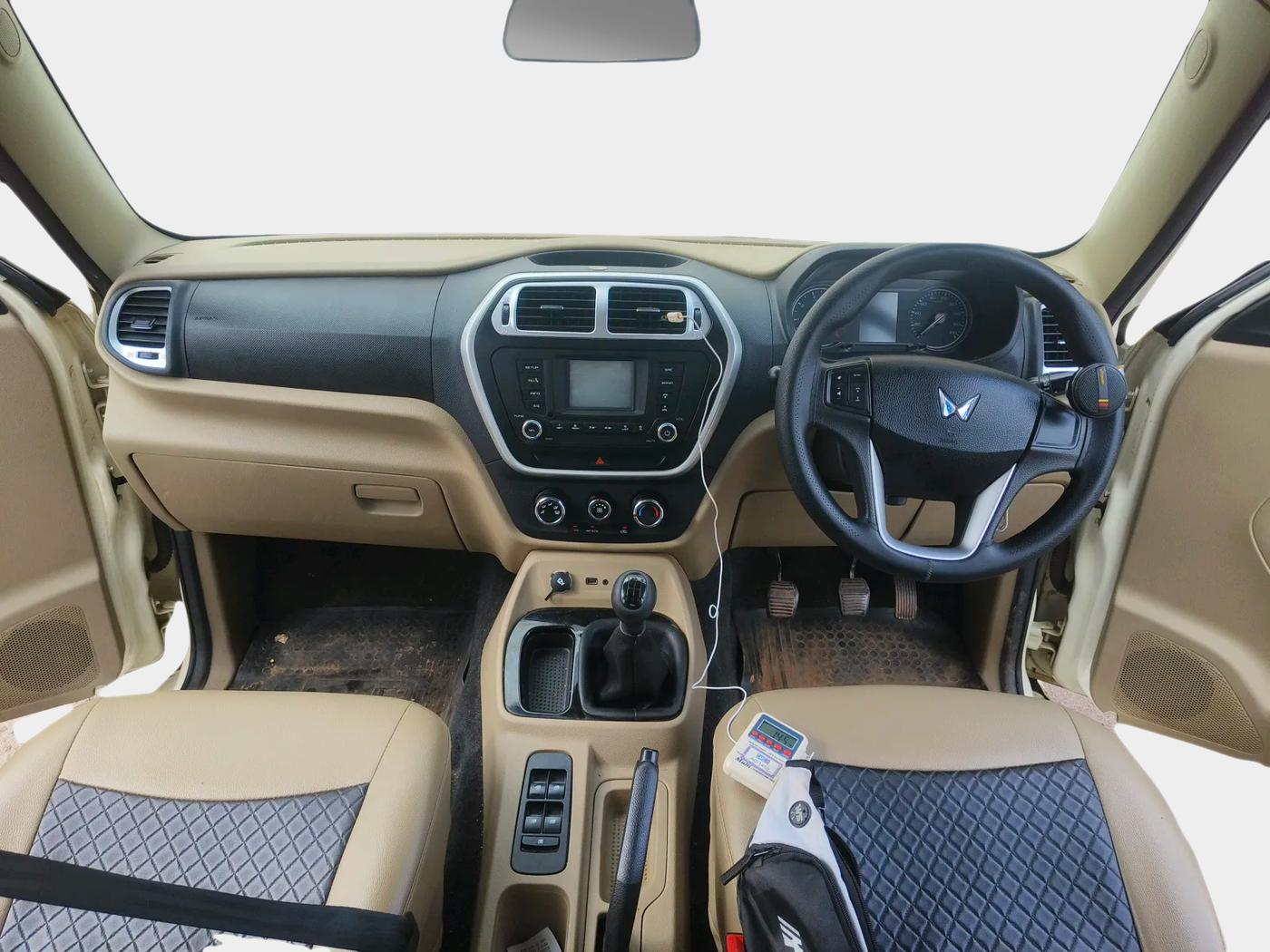 2023 Mahindra BOLERO NEO N 8, Diesel, Manual, 28,414 km, interior