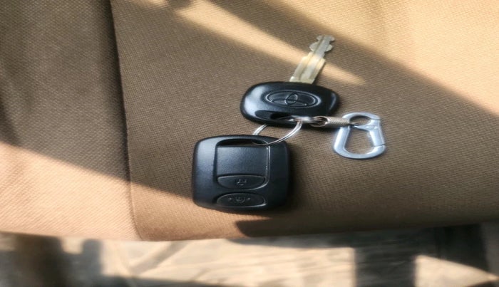 2015 Toyota Etios Liva V, Petrol, Manual, 54,619 km, interior