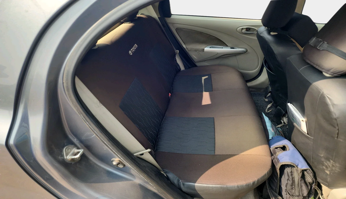 2015 Toyota Etios Liva V, Petrol, Manual, 54,619 km, interior