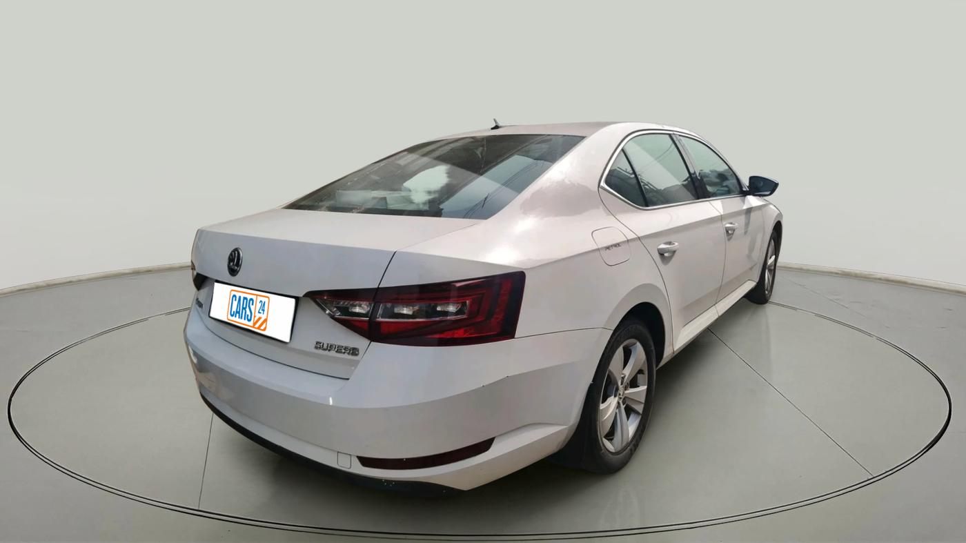 2018 Skoda Superb STYLE 1.8 TSI AT, Petrol, Automatic, 1,01,650 km, exterior