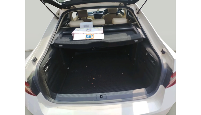 2018 Skoda Superb STYLE 1.8 TSI AT, Petrol, Automatic, 99,892 km, exterior