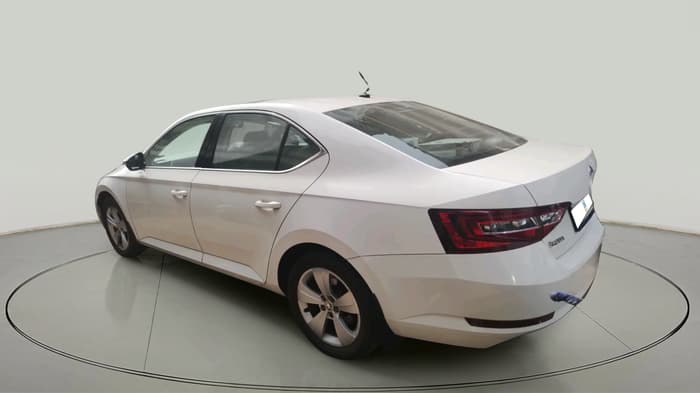 2018 Skoda Superb STYLE 1.8 TSI AT, Petrol, Automatic, 1,01,650 km, exterior