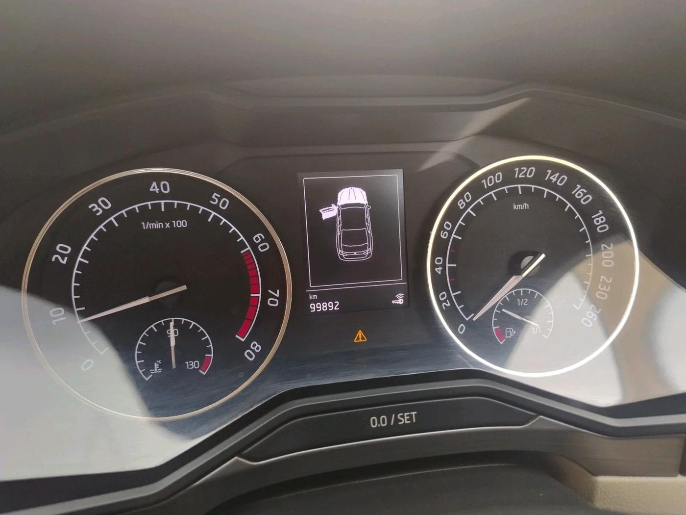 2018 Skoda Superb STYLE 1.8 TSI AT, Petrol, Automatic, 1,01,650 km, interior