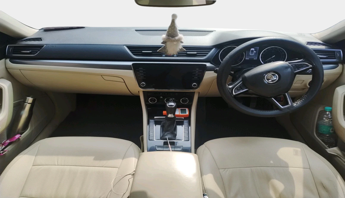 2018 Skoda Superb STYLE 1.8 TSI AT, Petrol, Automatic, 99,892 km, interior