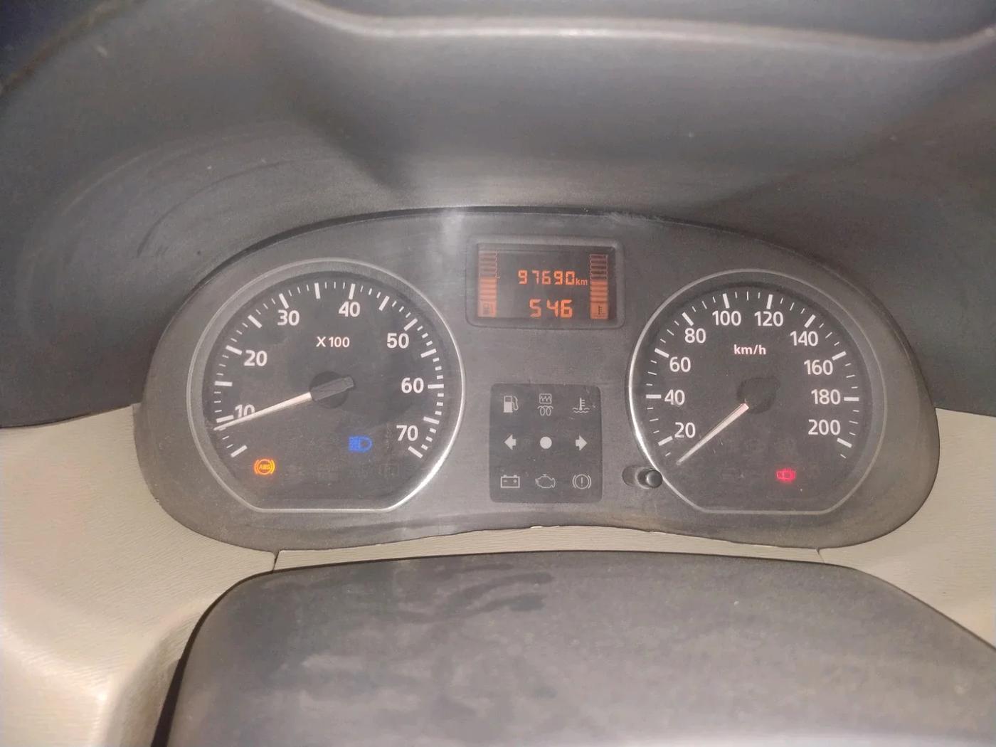 2013 Nissan Terrano XL (D), Diesel, Manual, 97,700 km, interior