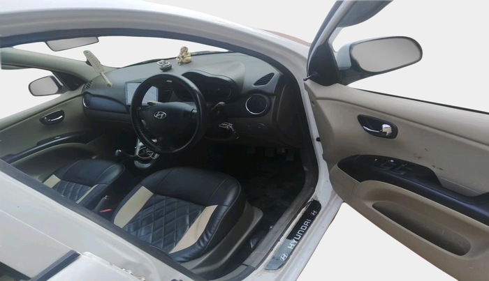 2014 Hyundai i10 SPORTZ 1.1, Petrol, Manual, 92,579 km, interior