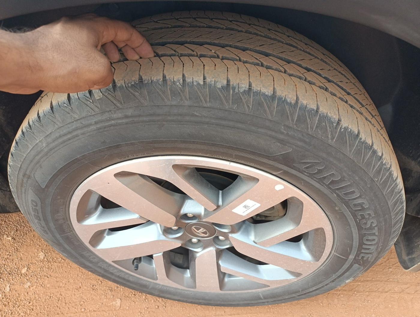 2022 Tata Safari XZ PLUS, Diesel, Manual, 18,333 km, tyre