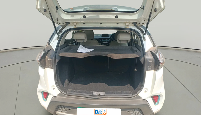 2022 Tata NEXON EV XZ PLUS LUX, Electric, Automatic, 64,969 km, exterior