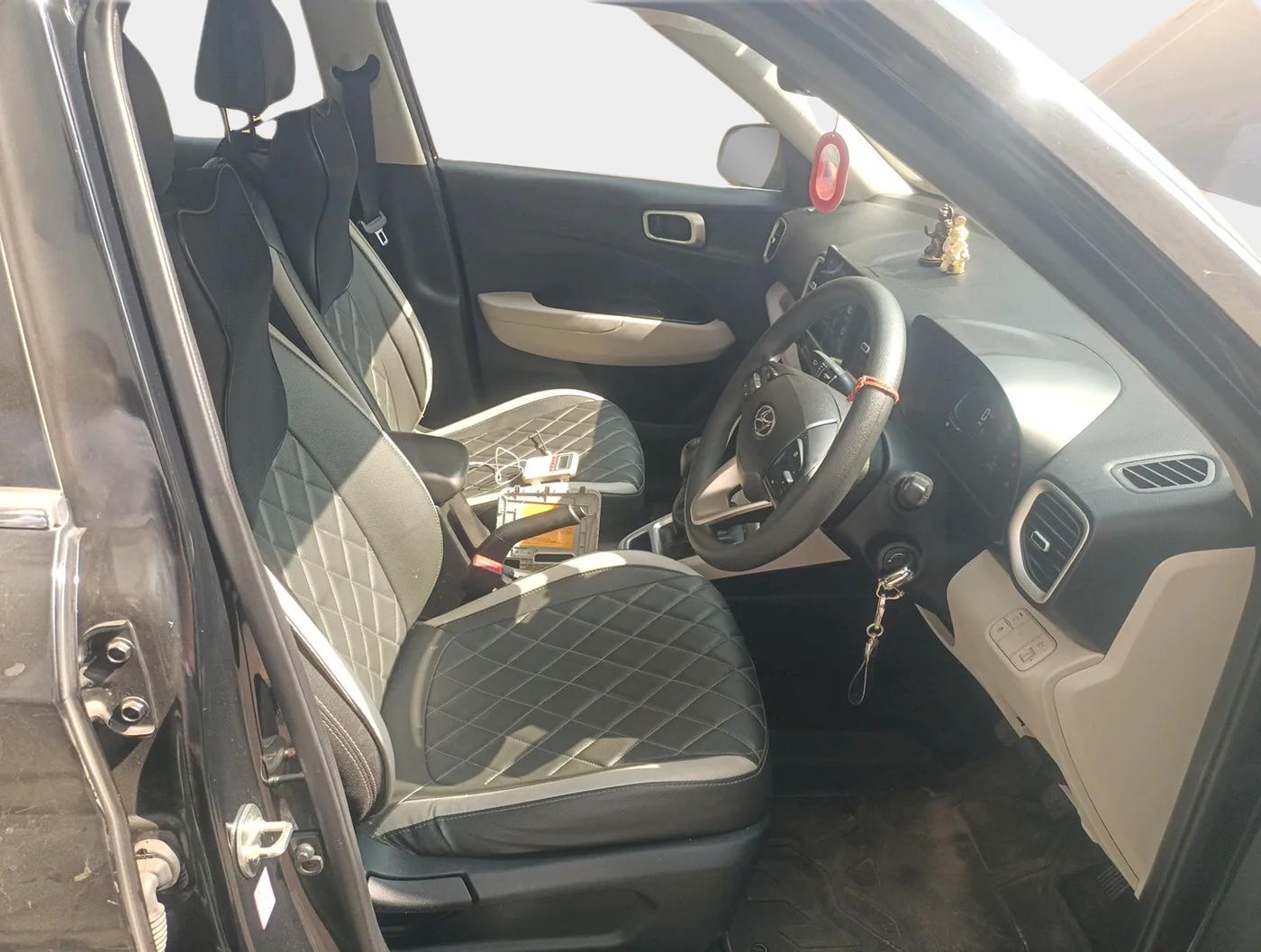 2023 Hyundai VENUE S 1.2, Petrol, Manual, 20,955 km, interior